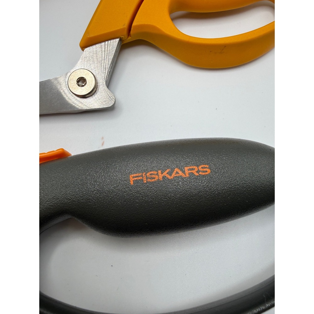 Fiskars 3pc Sewing Set RazorEdge Easy Action Scissors & Rotary Cutter Orange - Picture 2 of 5